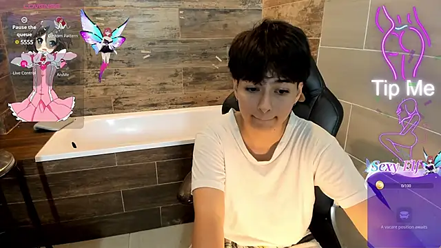 Snapshot of Bryce_Evans chatting on 02-25-25, 07:27 Bryce Evans online show from 02-25-25, 07:27