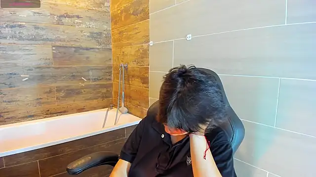 Snapshot of Bryce_Evans chatting on 03-21-25, 03:24 Bryce Evans online show from 03-21-25, 03:24