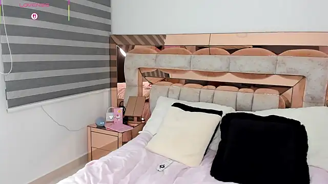 CamiiLovers online show from 11-08-25, 01:09