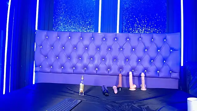 Snapshot of Malory_Cortez chatting on 11-19-25, 12:10 Malory Cortez online show from 11-19-25, 12:10