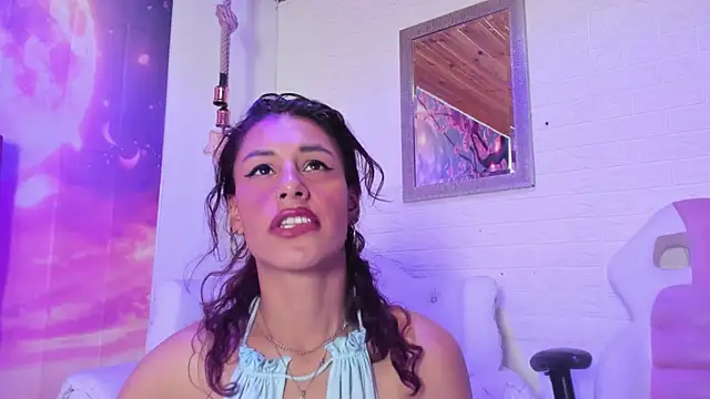 Snapshot of Malory_Cortez chatting on 03-21-25, 03:01 Malory Cortez online show from 03-21-25, 03:01