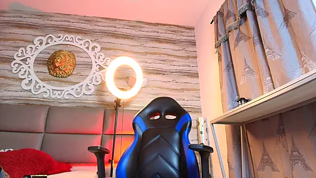 Snapshot of Bella_salvatore chatting on 09-14-25, 02:50 Bella salvatore online show from 09-14-25, 02:50