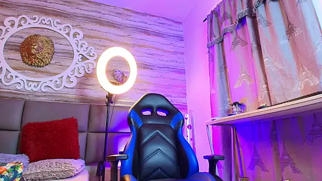 Snapshot of Bella_salvatore chatting on 09-18-25, 03:26 Bella salvatore online show from 09-18-25, 03:26