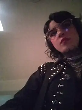 Snapshot of taaylor33 chatting on 02-06-26, 06:37 taaylor33 online show from 02-06-26, 06:37