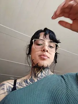 taaylor33 online show from 05-14-26, 06:49