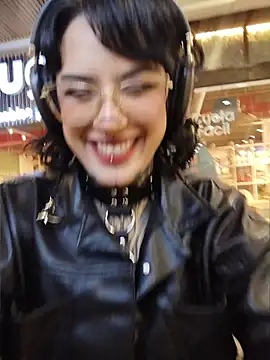 taaylor33 online show from 05-15-26, 10:52