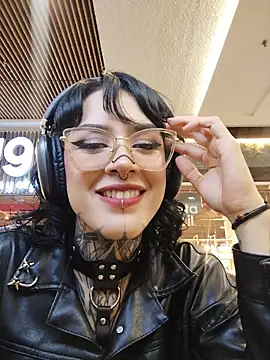 taaylor33 online show from 05-15-26, 11:03