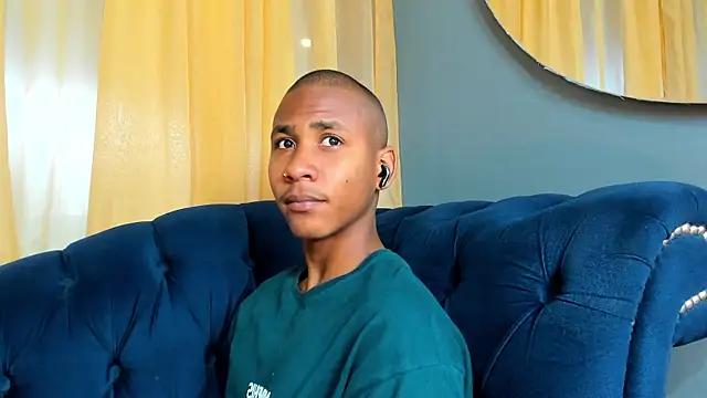 Snapshot of Ethan_Fox11 chatting on 03-09-25, 02:54 Ethan Fox11 online show from 03-09-25, 02:54