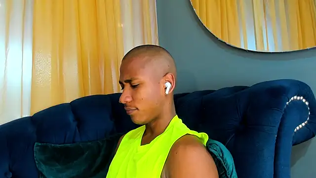 Snapshot of Ethan_Fox11 chatting on 03-18-25, 02:28 Ethan Fox11 online show from 03-18-25, 02:28