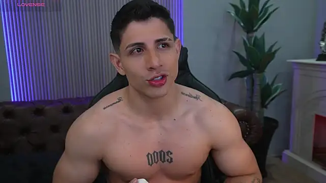 Johan Williams 07 online show from 06-25-26, 05:12