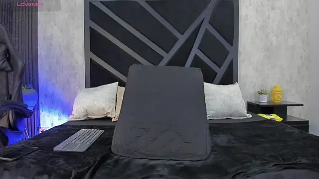 Johan Williams 07 online show from 07-02-26, 03:23