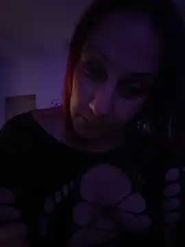 Snapshot of DeeLight124 chatting on 11-25-25, 06:58 DeeLight124 online show from 11-25-25, 06:58