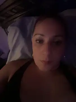 Snapshot of DeeLight124 chatting on 09-11-25, 04:23 DeeLight124 online show from 09-11-25, 04:23