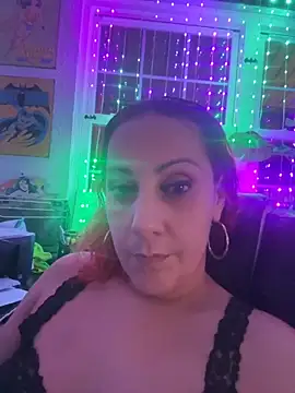 Snapshot of DeeLight124 chatting on 09-09-25, 07:29 DeeLight124 online show from 09-09-25, 07:29