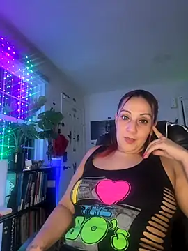 Snapshot of DeeLight124 chatting on 09-25-25, 05:24 DeeLight124 online show from 09-25-25, 05:24