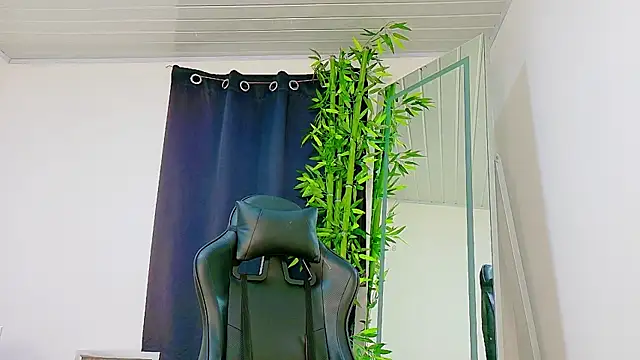 scarlet-jonesx online show from 12-02-25, 11:28