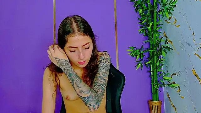 scarlet-jonesx online show from 09-26-25, 12:45