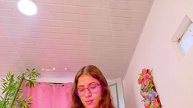 Snapshot of scarlet-jonesx chatting on 05-27-26, 07:54 scarlet-jonesx online show from 05-27-26, 07:54