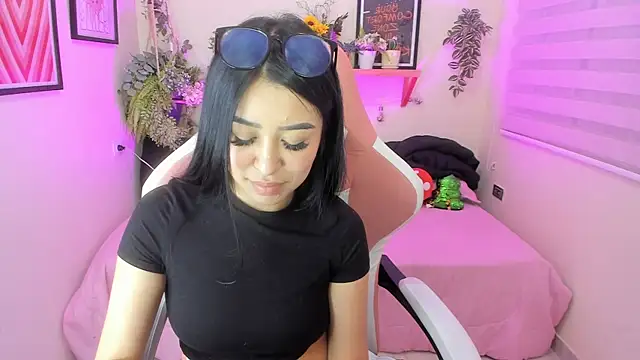 Starliee   online show from 09-18-25, 11:52
