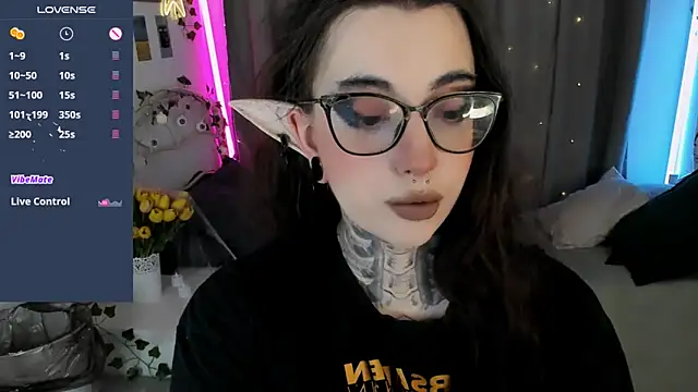 Dixi Pixi  online show from 10-25-25, 05:50