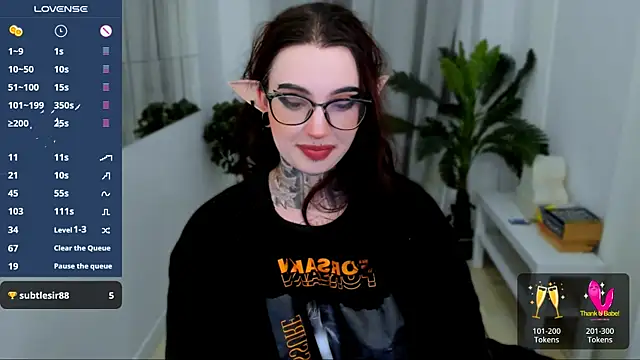 Snapshot of Dixi_Pixi_ chatting on 02-06-25, 01:43 Dixi Pixi online show from 02-06-25, 01:43