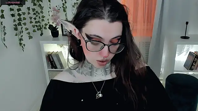 Dixi Pixi  online show from 12-14-25, 05:46