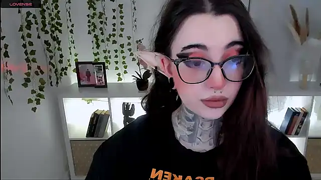 Snapshot of Dixi_Pixi_ chatting on 10-11-25, 05:41 Dixi Pixi online show from 10-11-25, 05:41