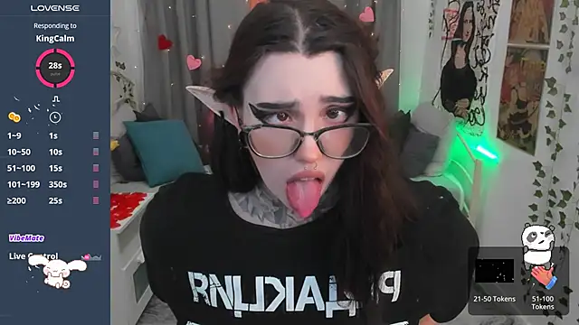 Snapshot of Dixi_Pixi_ chatting on 02-14-25, 08:42 Dixi Pixi online show from 02-14-25, 08:42
