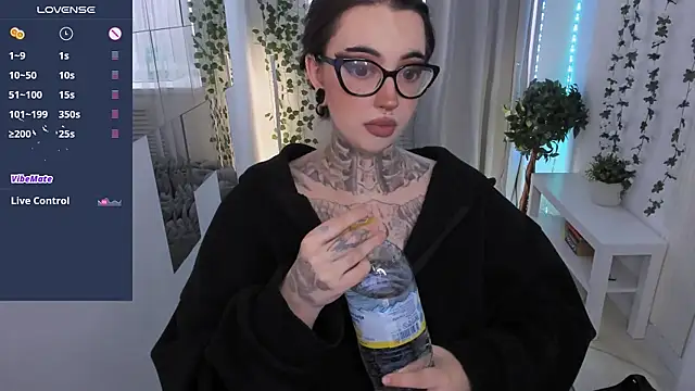 Dixi Pixi  online show from 06-21-26, 05:35