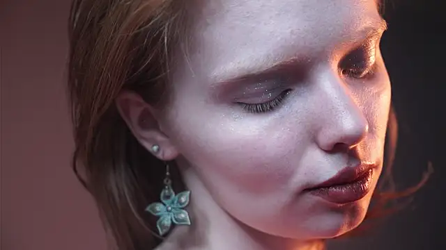 ginger hugs online show from 11-17-25, 10:14