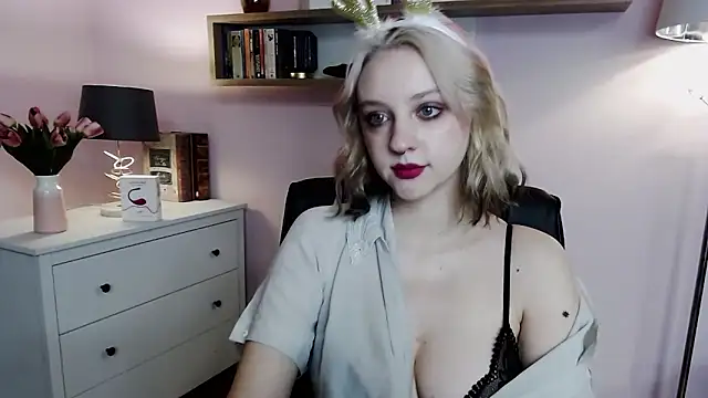 MadelineLust online show from 12-22-24, 02:49