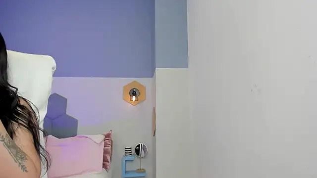 Chloe fischer  online show from 12-15-25, 03:07