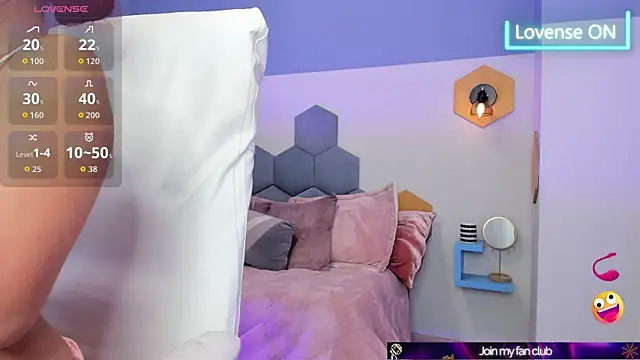 Chloe fischer  online show from 10-21-25, 03:22