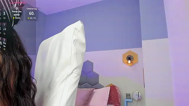 Chloe fischer  online show from 11-20-25, 02:51