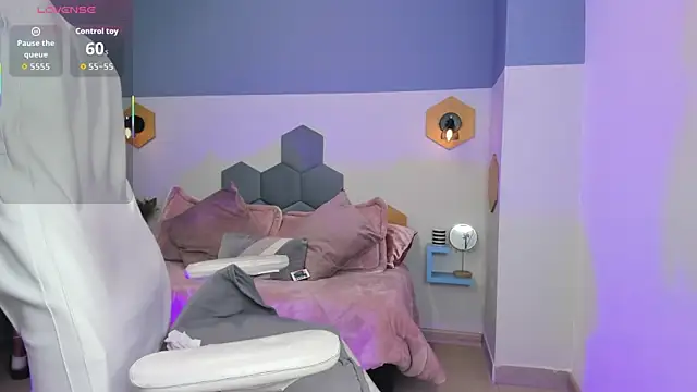 Chloe fischer  online show from 10-06-25, 03:02