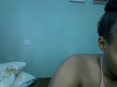 Snapshot of freaky_j_ chatting on 02-06-25, 09:28 freaky j online show from 02-06-25, 09:28