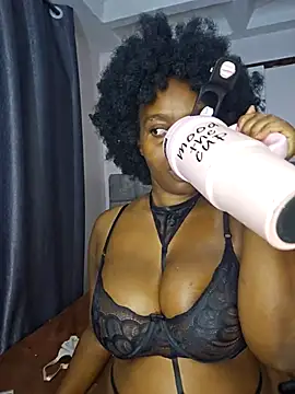 Snapshot of freaky_j_ chatting on 10-12-25, 10:11 freaky j online show from 10-12-25, 10:11