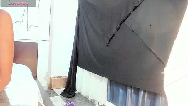Snapshot of latinaStepmom chatting on 04-21-26, 01:42 latinaStepmom online show from 04-21-26, 01:42