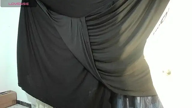Snapshot of latinaStepmom chatting on 05-30-26, 11:54 latinaStepmom online show from 05-30-26, 11:54