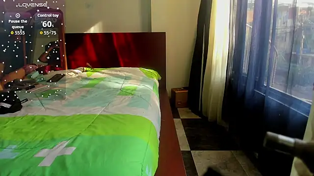 latinaStepmom online show from 10-29-25, 08:41