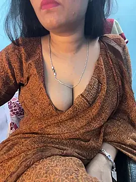 Snapshot of Spicy_sari_girl chatting on 07-01-26, 04:46 Spicy sari girl online show from 07-01-26, 04:46