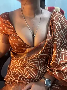 Snapshot of Spicy_sari_girl chatting on 05-24-26, 02:22 Spicy sari girl online show from 05-24-26, 02:22