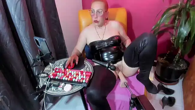 BrendaSex Hot online show from 10-30-25, 09:44