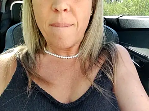Snapshot of sweethotmilf888 chatting on 04-22-26, 01:51 sweethotmilf888 online show from 04-22-26, 01:51