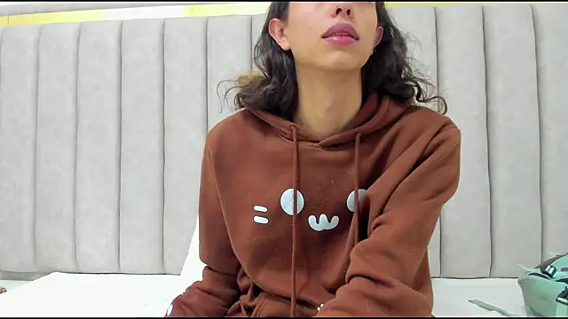 FreyaMoller online show from 02-10-26, 06:51