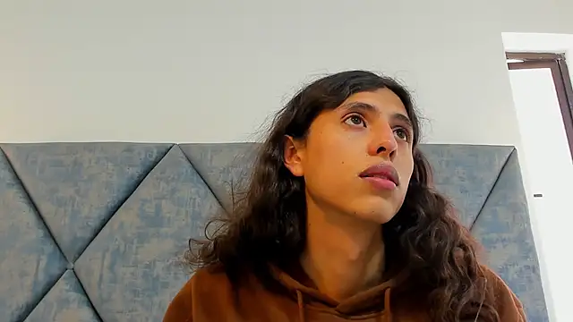 FreyaMoller online show from 02-04-26, 08:59