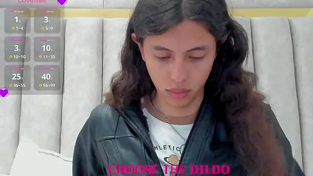 FreyaMoller online show from 11-19-25, 06:08