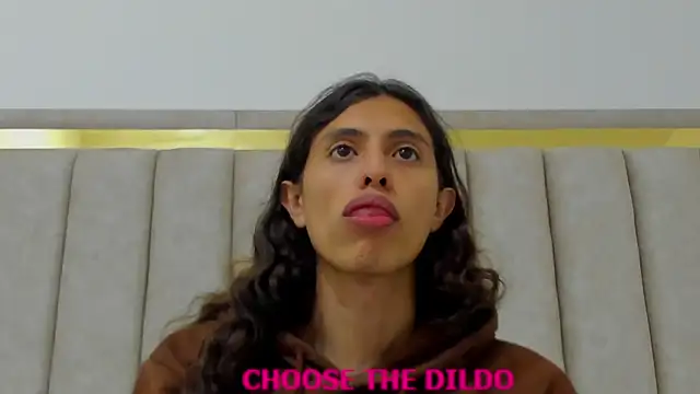 FreyaMoller online show from 11-21-25, 08:08