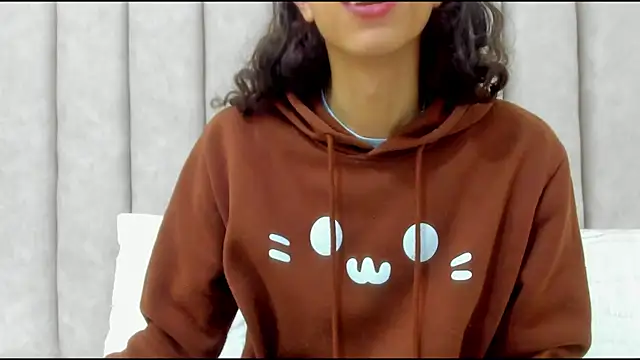 FreyaMoller online show from 12-03-25, 01:54