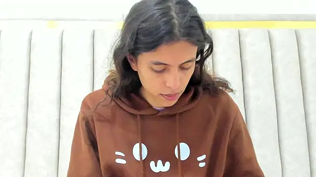 FreyaMoller online show from 04-08-26, 07:15